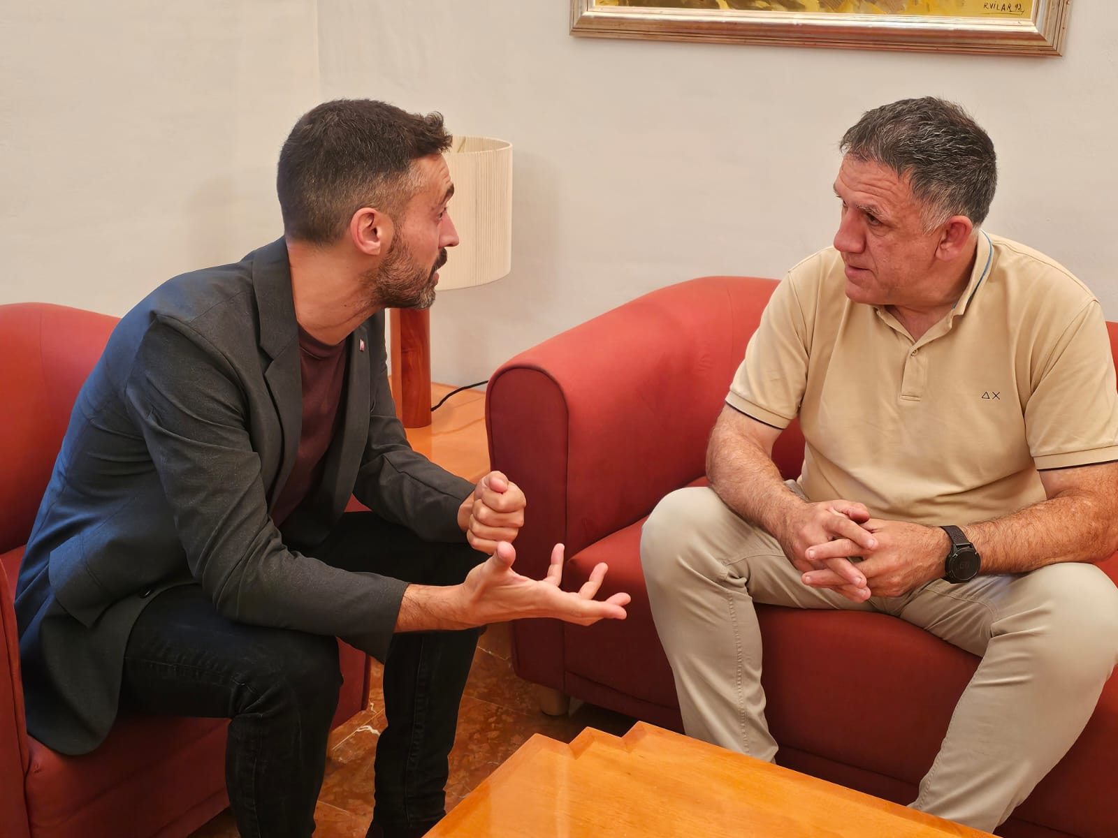 El president del Consell Comarcal, Juanjo Garcia, amb el Diputat al Parlament, Alberto Bondesio.