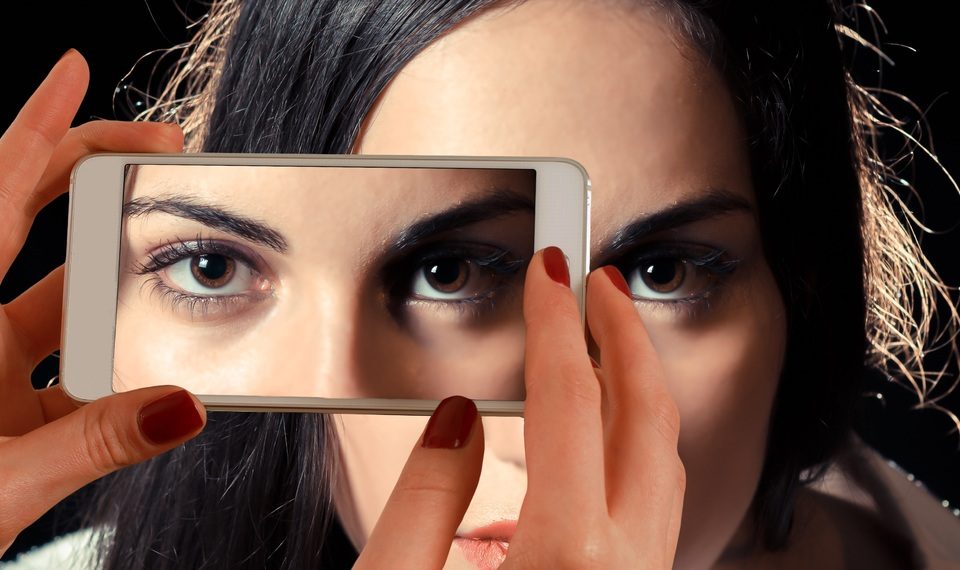 Moltes dones pateixen violència masclista digital